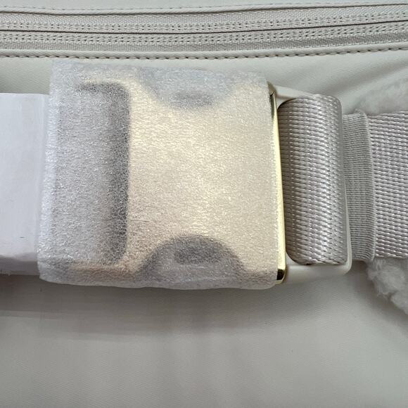 Lululemon Sherpa Fleece Crossbody Everywhere Belt Bag Gold Logo Winter White Y2K - Picture 9 of 16